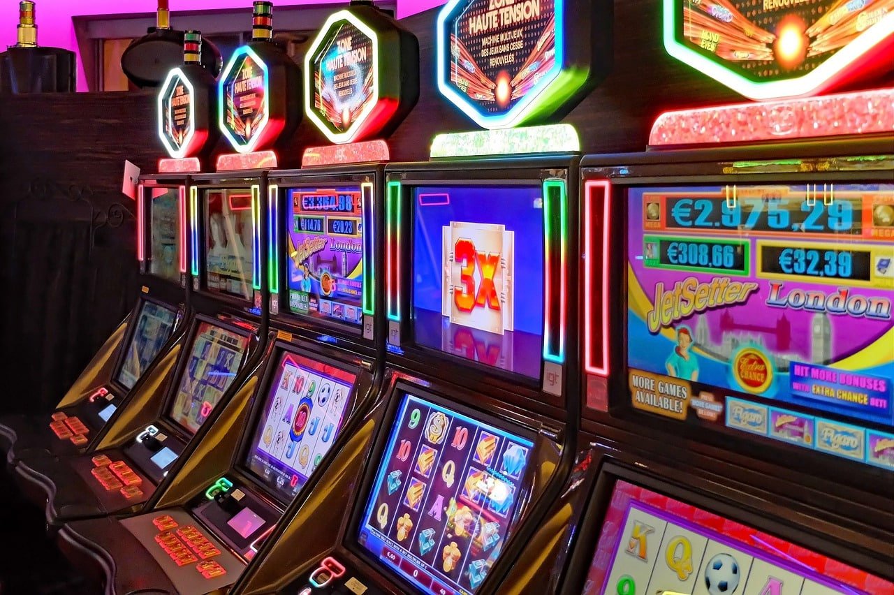 pisoking bet sports betting lobby showing basketball and football categories